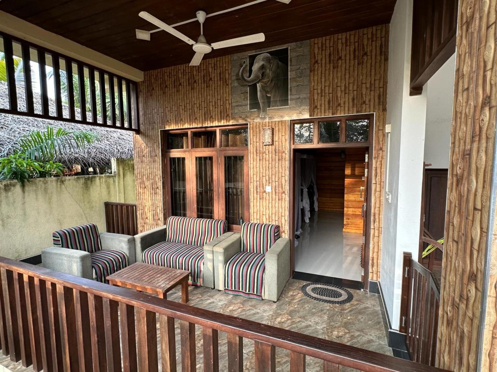 Eden Reverie Deluxe Rooms And Spa Тангалла Экстерьер фото